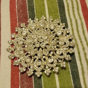Snowflake pin